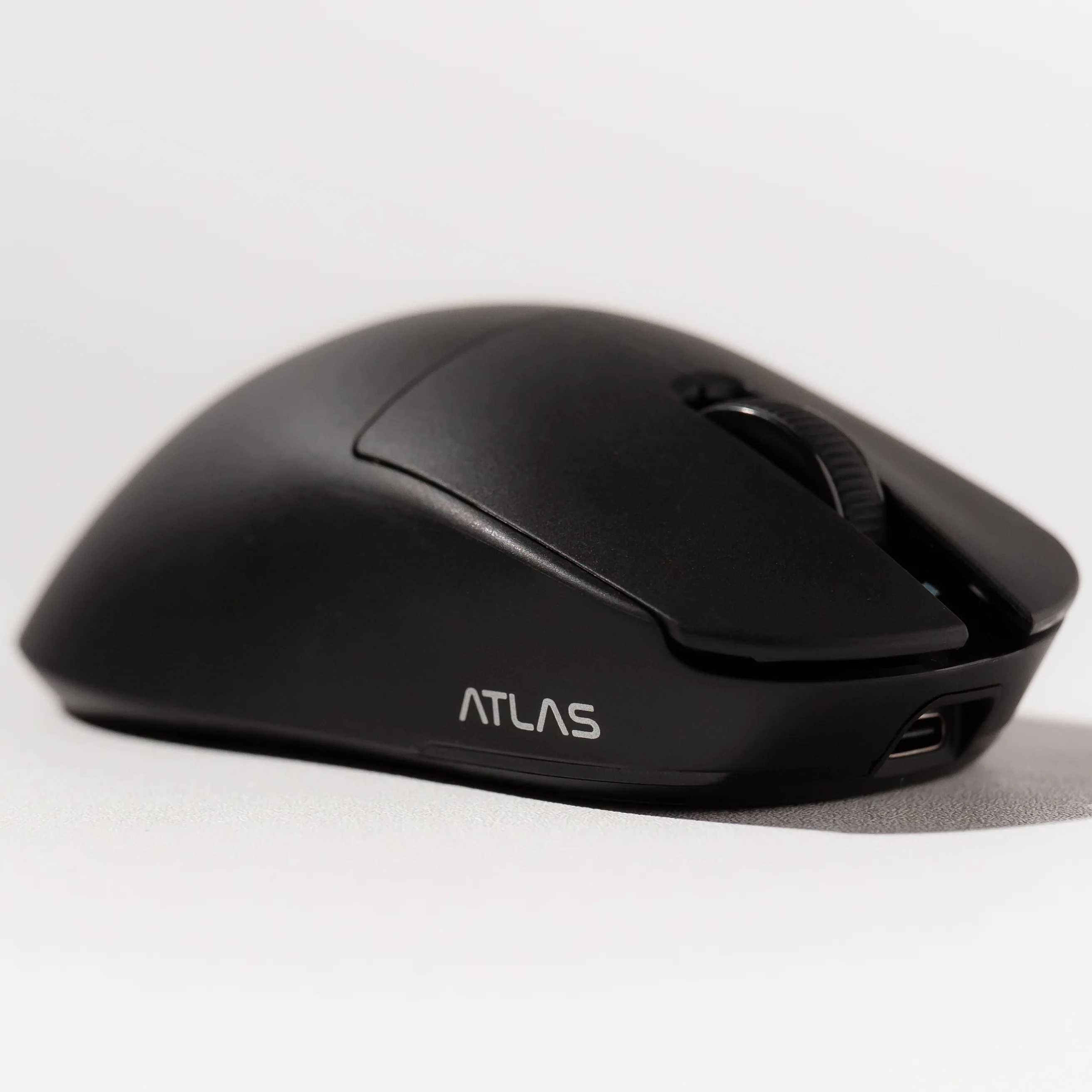 ATLAS Lite Ergonomic Ultralight Wireless Ergo Gaming Mouse - Image 10