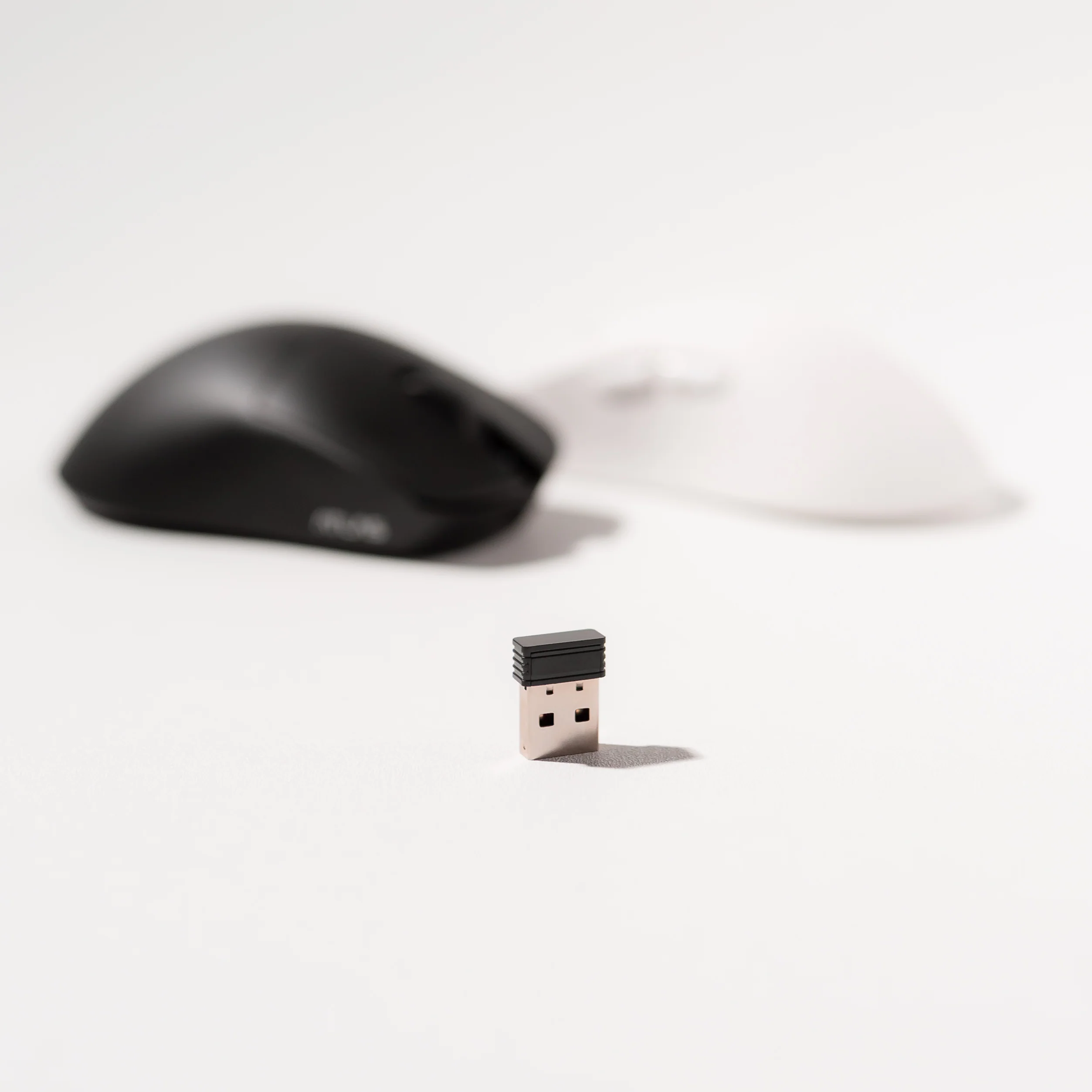 ATLAS Lite Ergonomic Ultralight Wireless Ergo Gaming Mouse - Image 12
