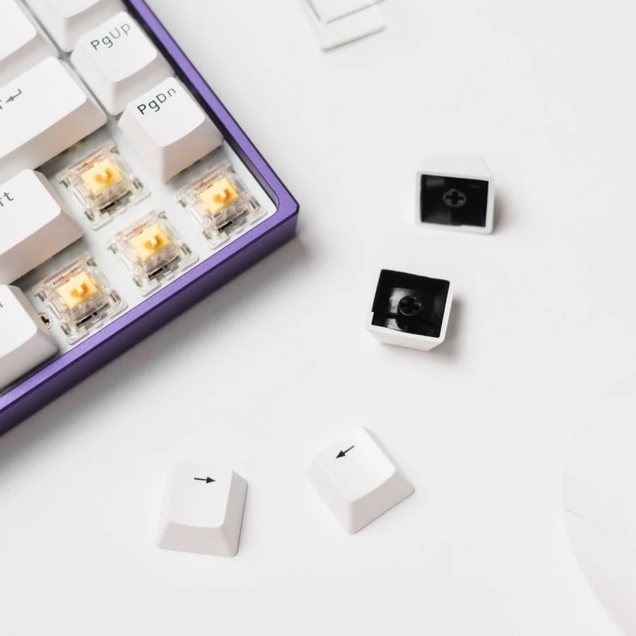 BoW Black on White PBT Doubleshot Keycaps Set by Press Play - Image 4