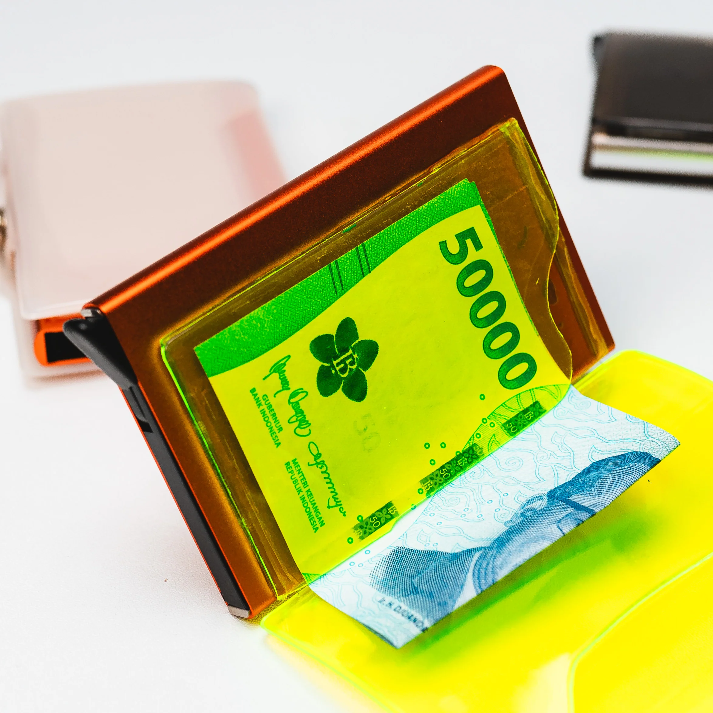 CLASSIC Clear RFID Pop Up Card Wallet - Image 11