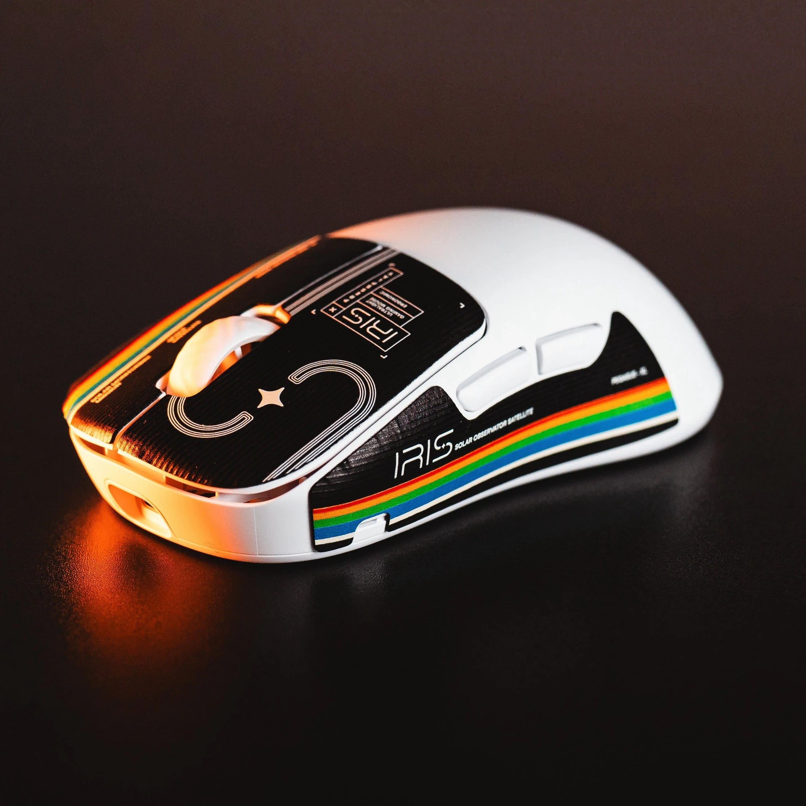 IRIS Ultralight Ergonomic Wireless Gaming Mouse - Image 8