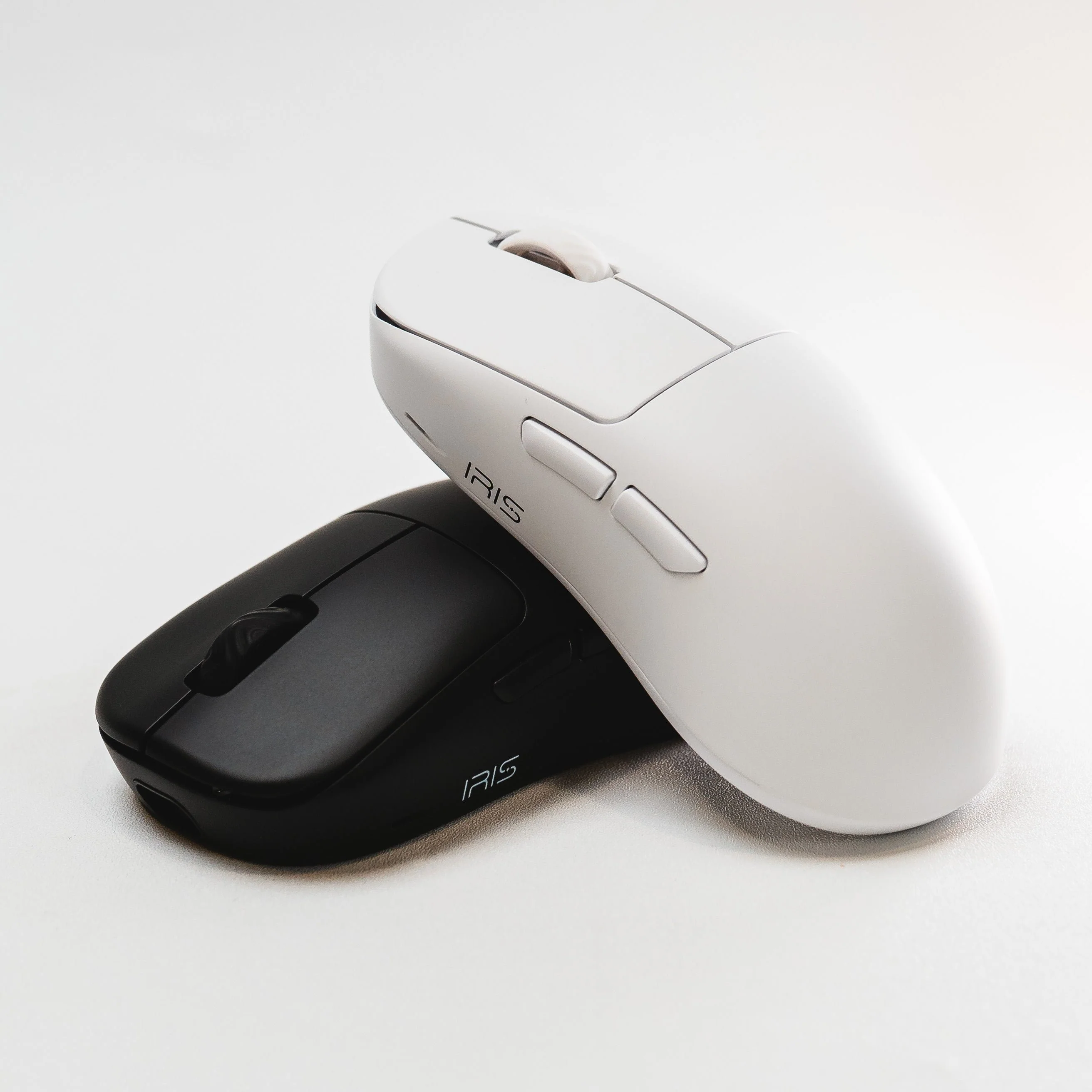 IRIS Ultralight Ergonomic Wireless Gaming Mouse - Image 9