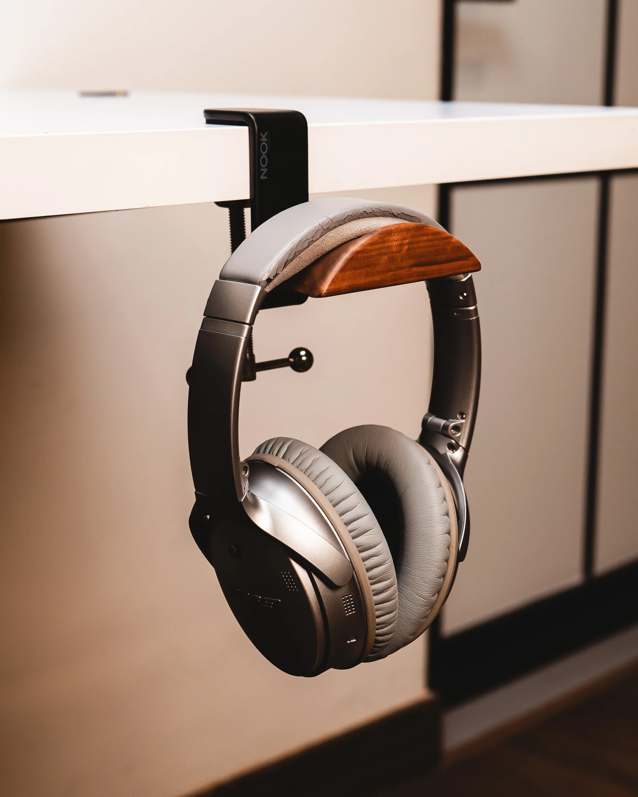 NOOK Hanging Headphone Holder Table Clamp - Image 5