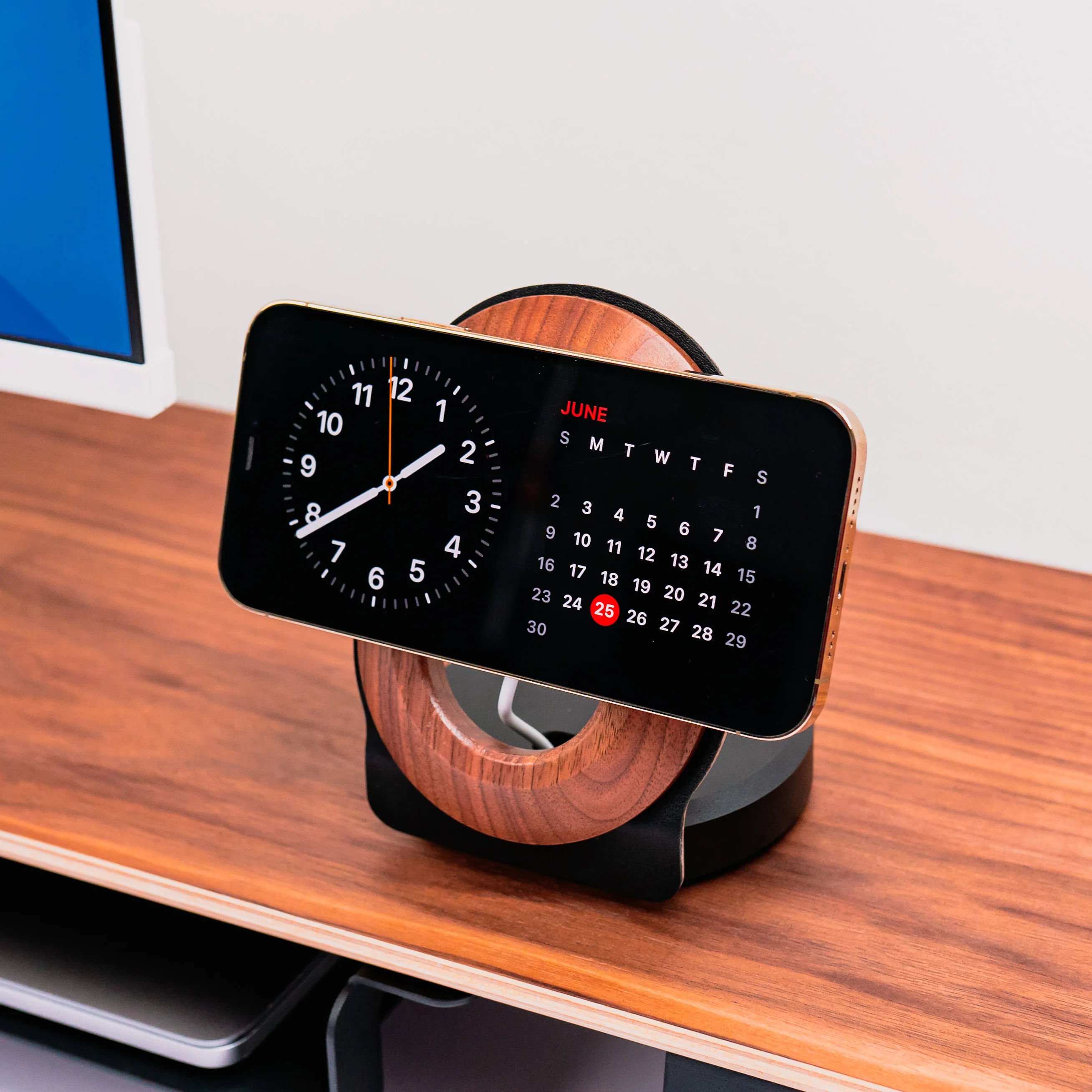 NOOK MAGSAFE STAND Wireless Charging Stand - Image 6