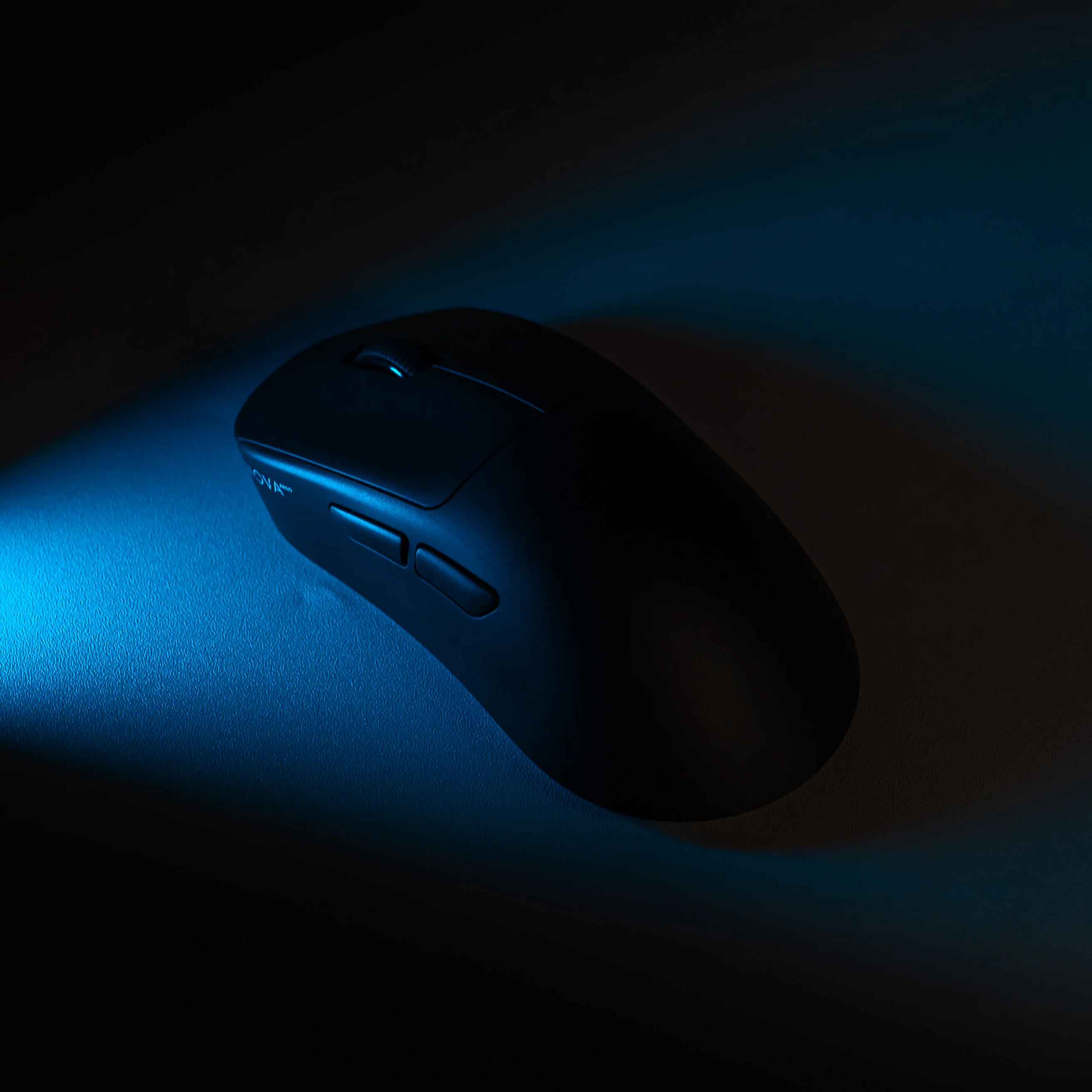 NOVA Ergo Ergonomic Wireless Gaming Mouse - Image 13