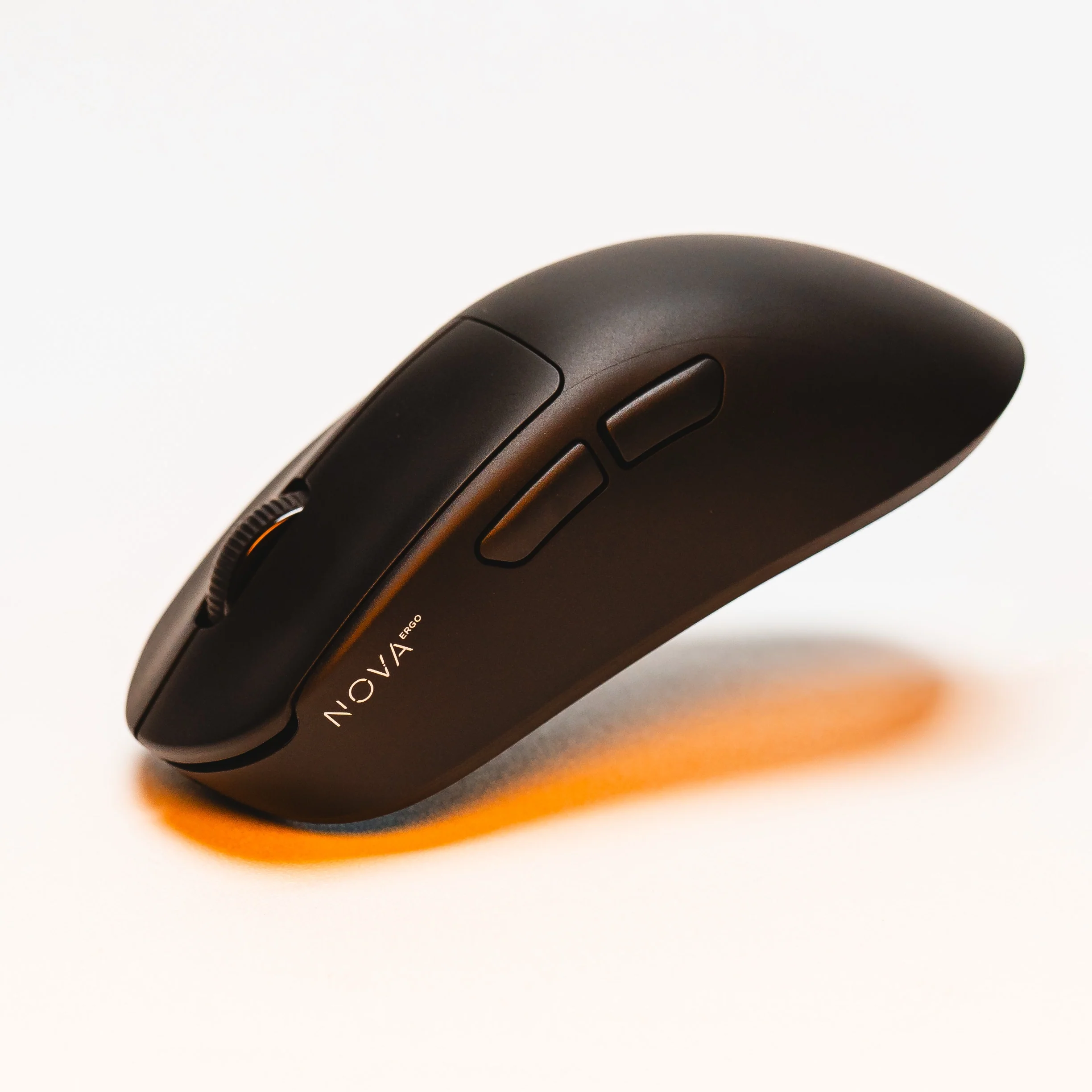 NOVA Ergo Ergonomic Wireless Gaming Mouse - Image 8