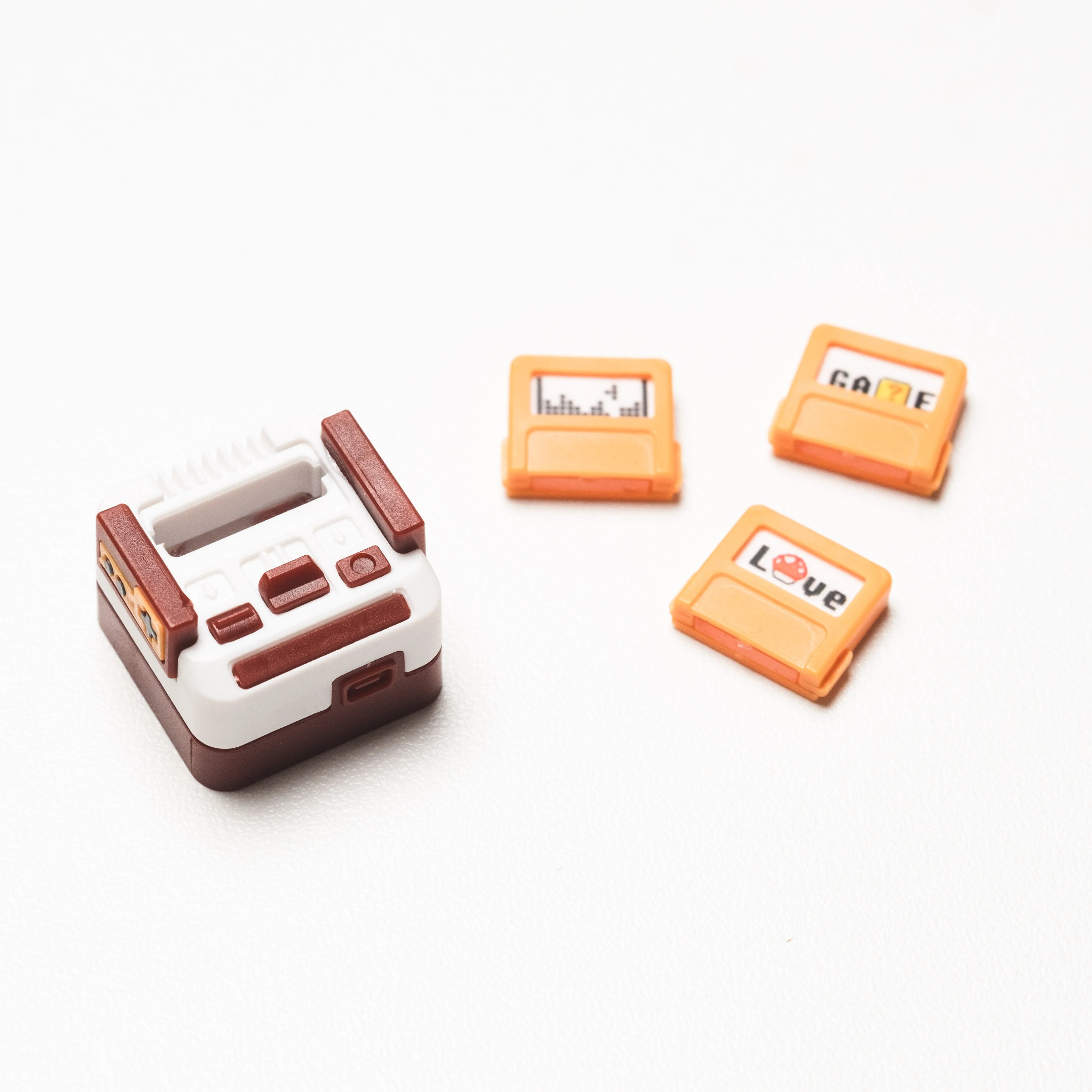 RETRO FAMICOM Artisan Keycap Mechanical Keyboard - Image 3
