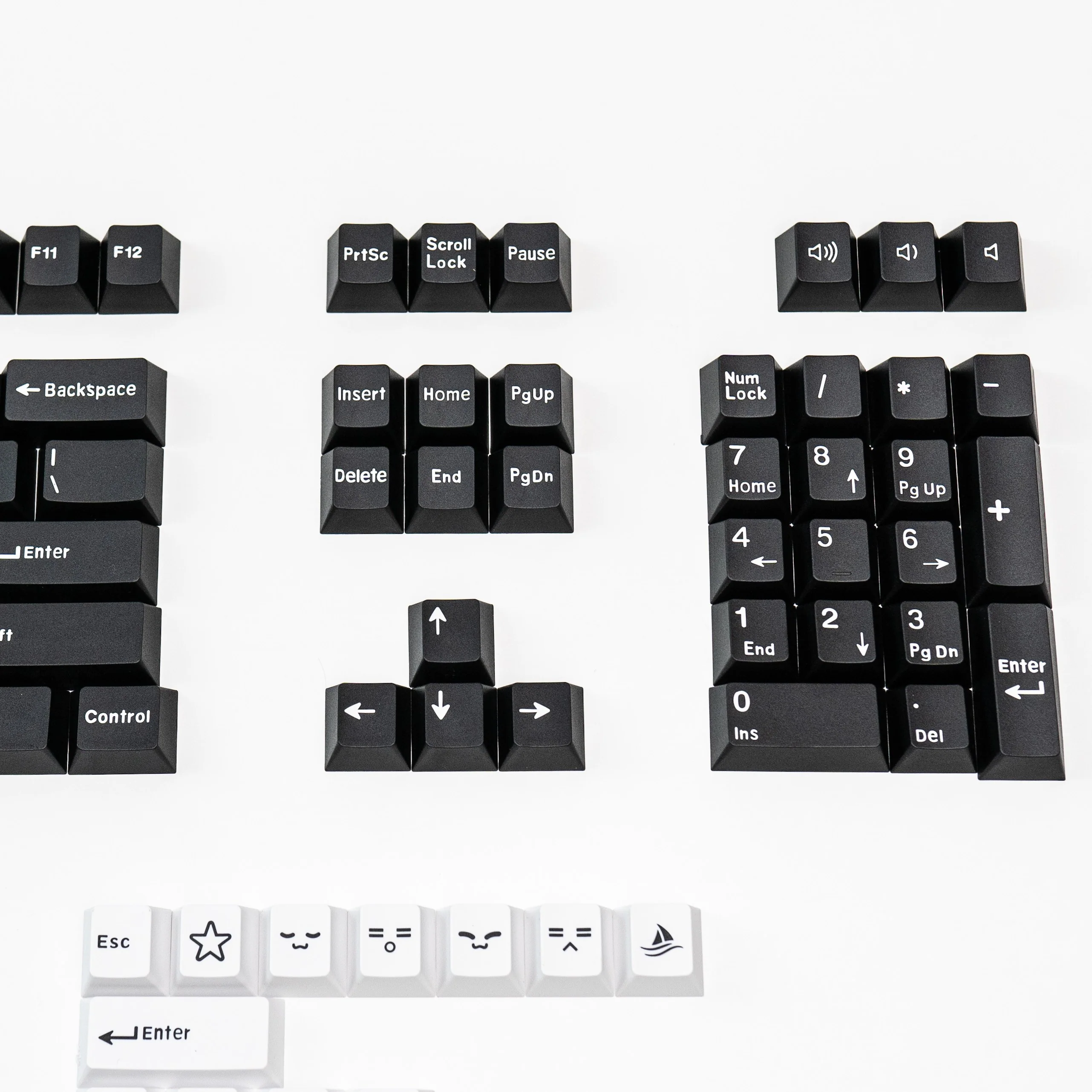 White on Black WoB PBT ABS Doubleshot Keycaps Keycap Set by Press Play - Image 3